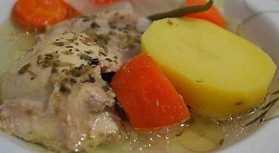 Haşlanmış Tavuk Göğsü Tarifi ve Malzemeleri